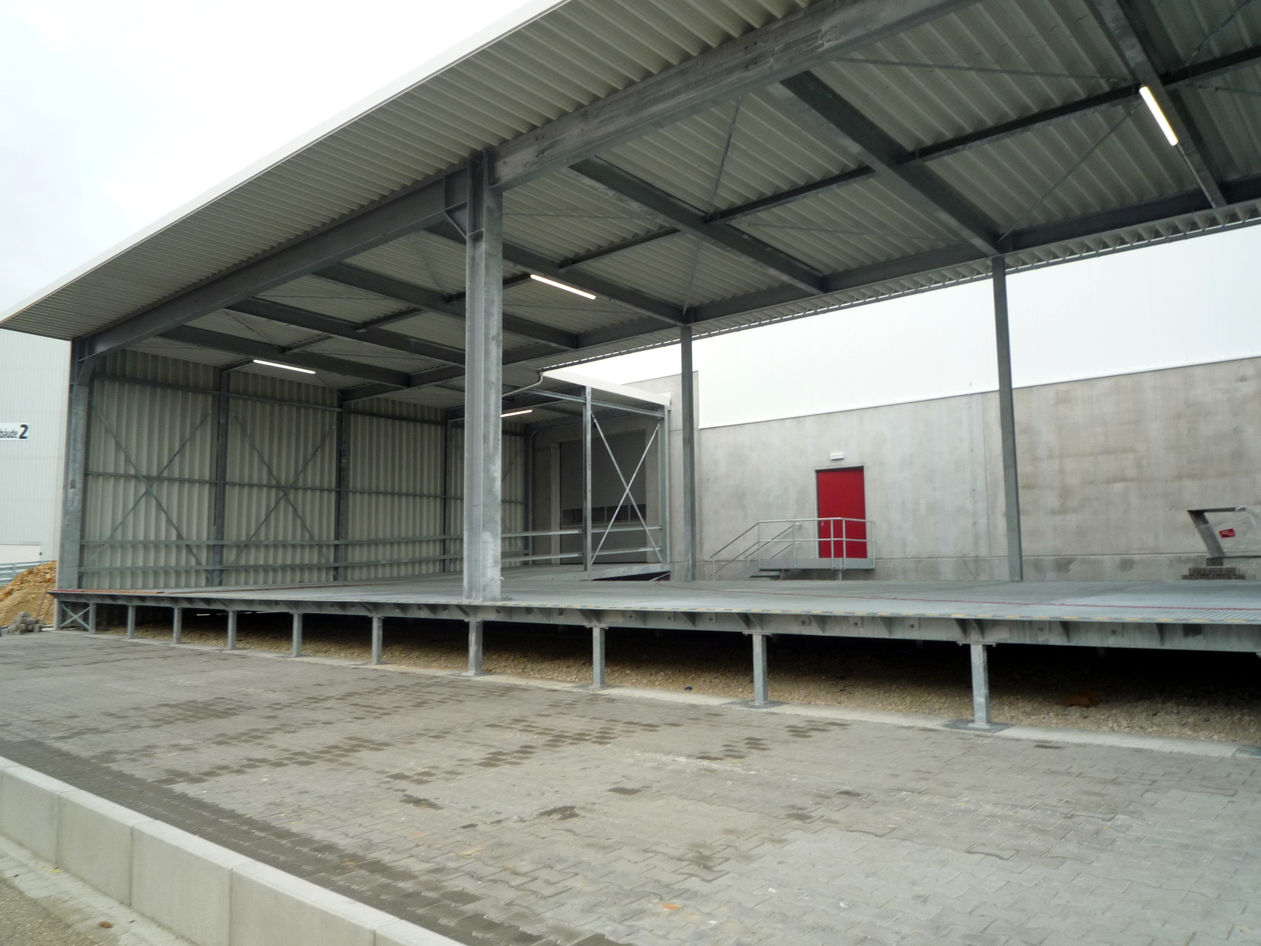 finished roof-covered Loading Platform