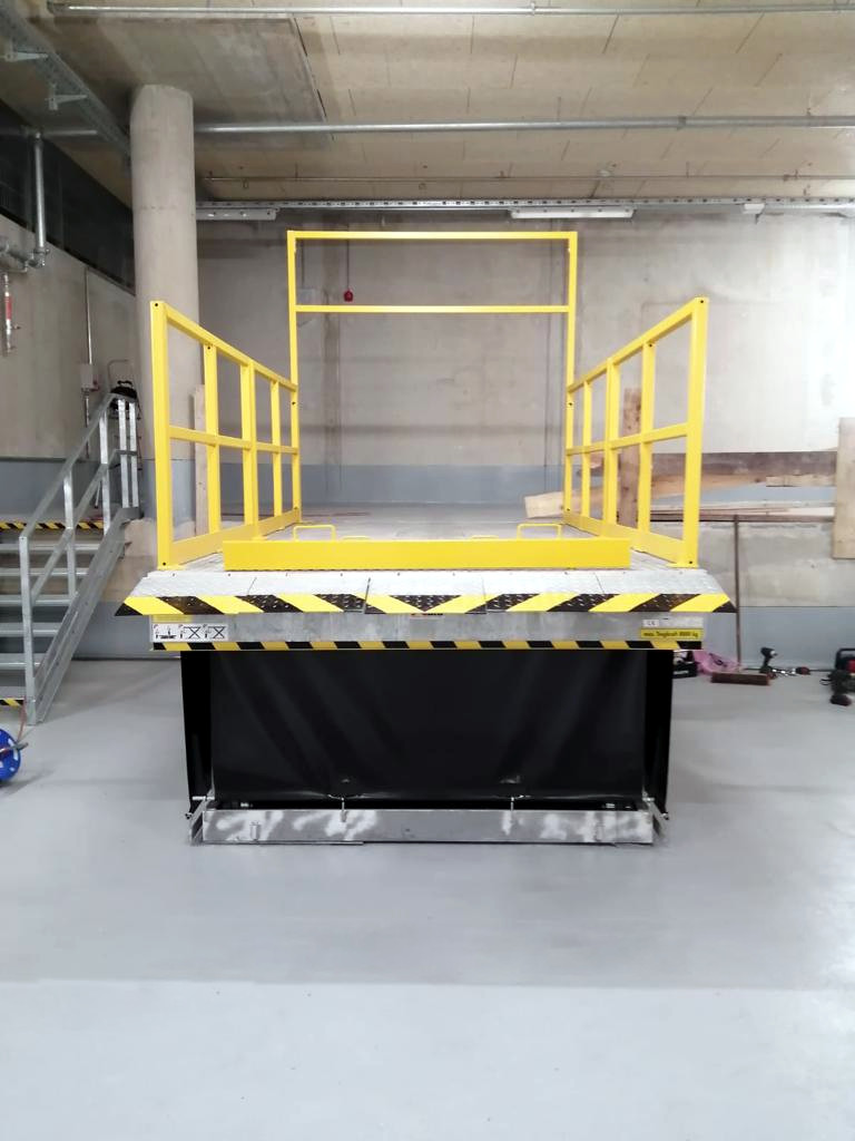 Scissor Lift Table with Lowering Protection