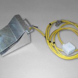 elektronischer Radkeil – Stahl und Kabel signalfarben